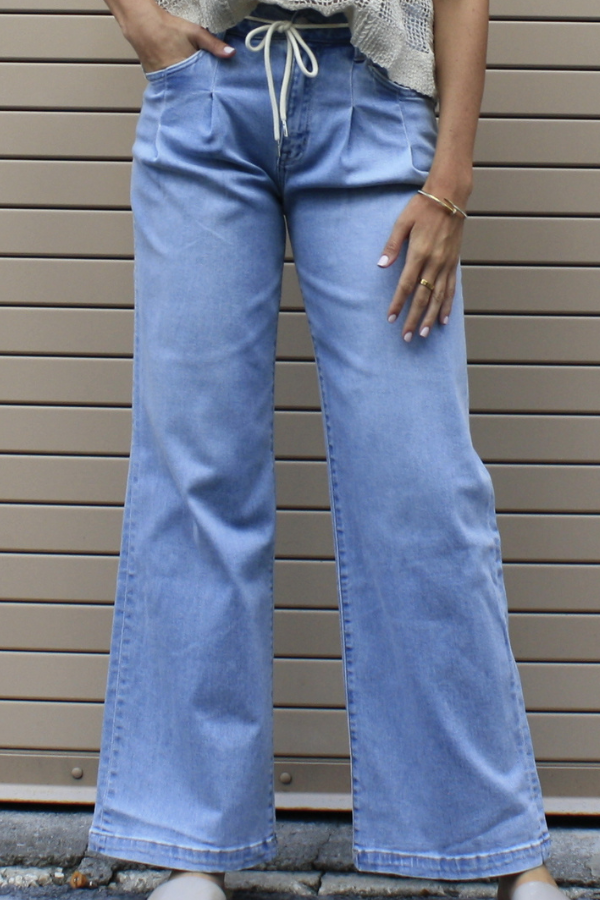 The Pleated Slack Drawstring Jean