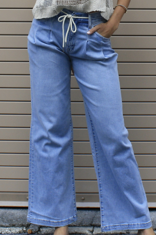 The Pleated Slack Drawstring Jean